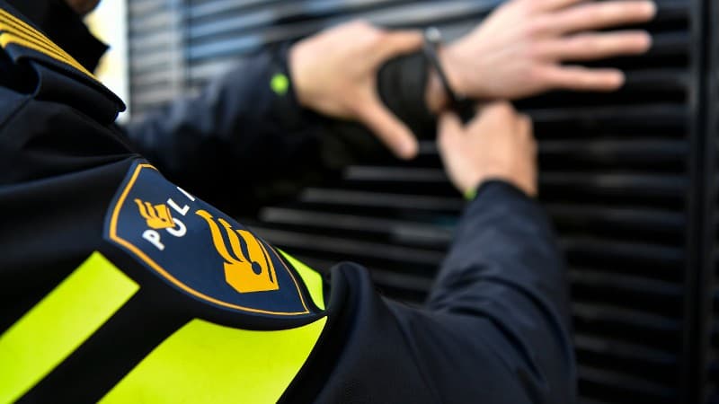 Foto bij: Vier nepagenten aangehouden, politie zoekt meer slachtoffers
