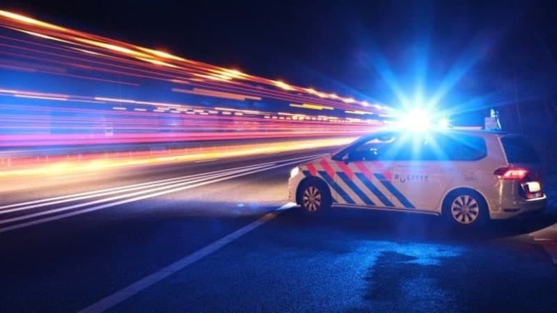 Foto van politie.nl: Gestolen auto rijdt in op politie | 112melder